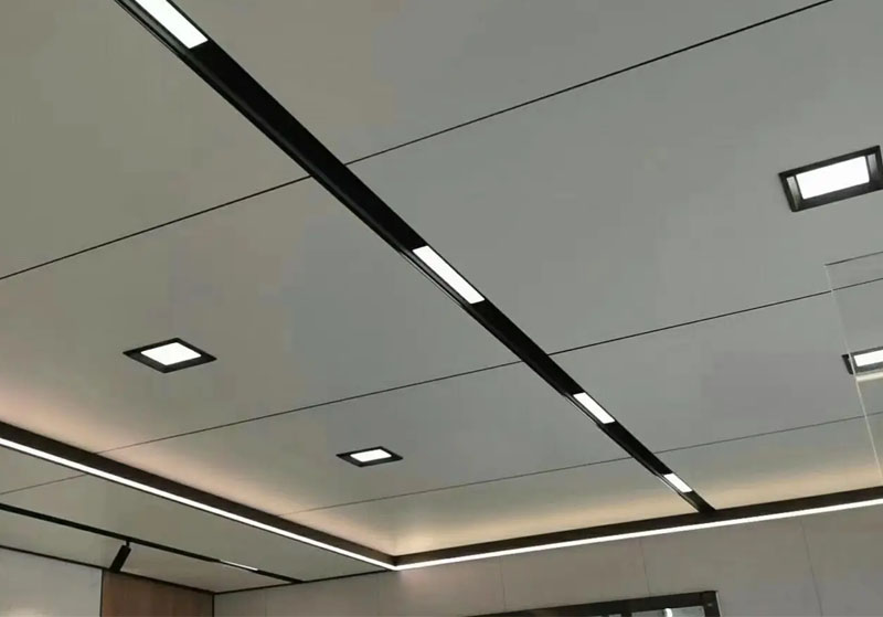 吊頂?shù)闹R(shí)分享 ：蜂窩板和鋁扣板